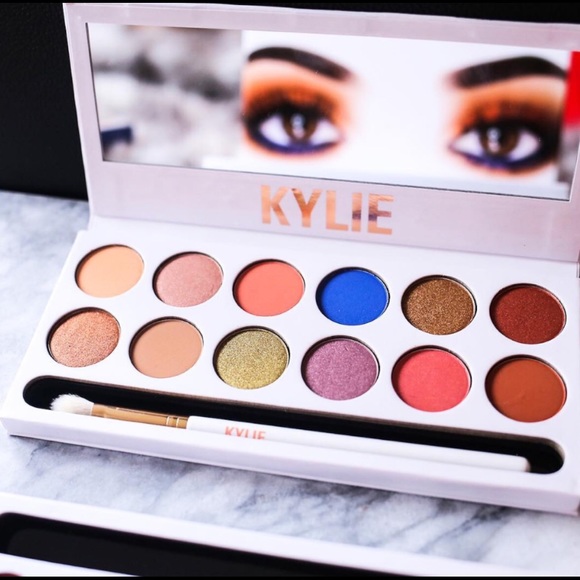 Kylie Cosmetics Other - KYLIE Peach Pallete